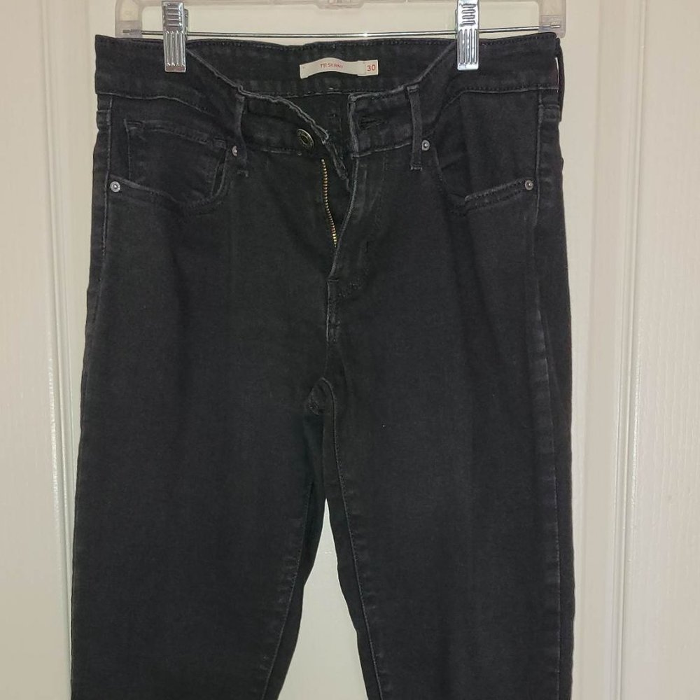 Levi's Black Skinny Crop Jeans